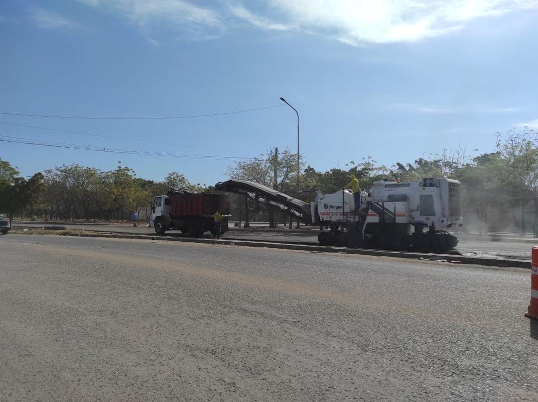 Gobernación del Zulia impulsa plan de reasfaltado en la vía a La Concepción del municipio Maracaibo