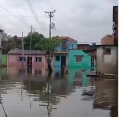 Fuertes lluvias provocaron inundaciones  en Tucacas