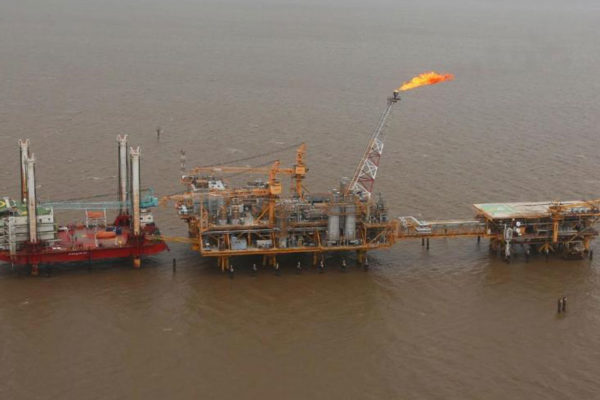 Trinidad afirma que proyecto de gas con Venezuela no se desacelera pese a la presión de EEUU: Reuters