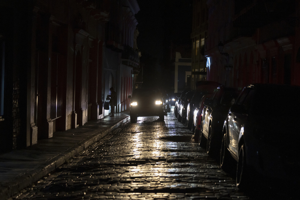 En unos 215 millones de dólares estiman las pérdidas diarias por el apagón en Puerto Rico