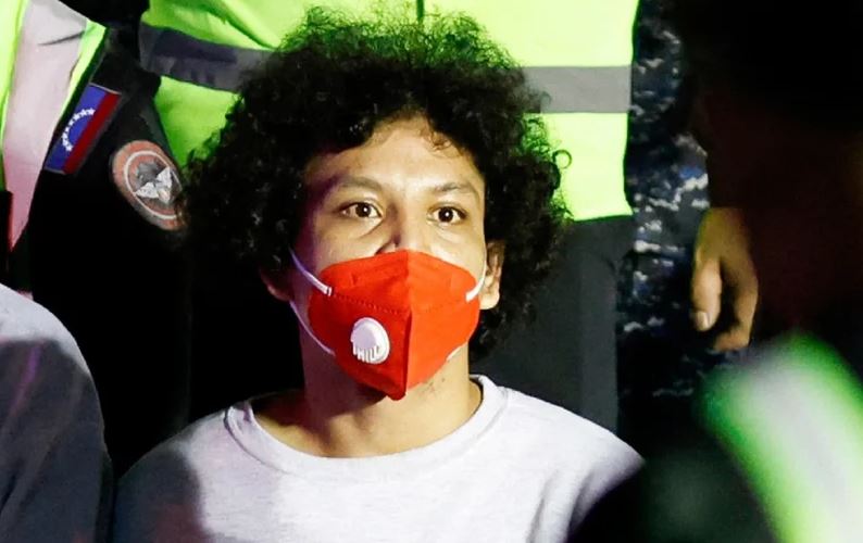 "Leíto oficial" está detenido y enfrentando cargos por delitos de odio