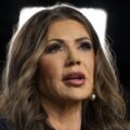 El bolso de la secretaria de Seguridad Nacional, Noem, fue robado en un restaurante de Washington D. C., según las autoridades