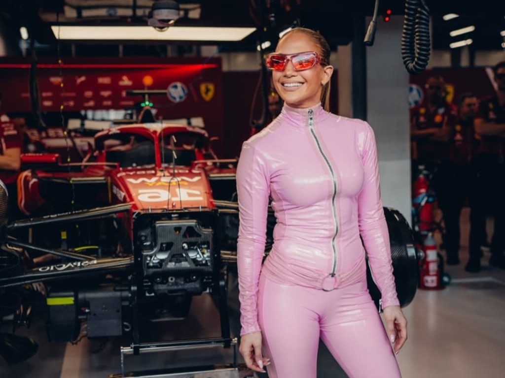 Zuliano vistió a Jennifer López para el comercial de la Fórmula 1