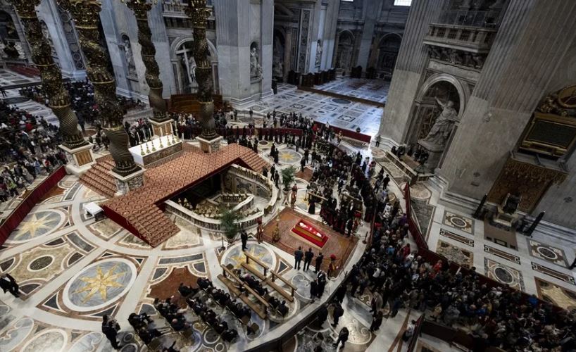Unos 50 jefes de Estado o gobierno y diez reyes asistirán al funeral del papa