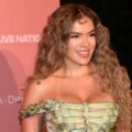 Captan a Karol G entre el público de Coachella