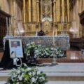 Así se encuentra el Altar Mayor de la Catedral Metropolitana de Buenos Aires para actos religiosos por muerte del papa Francisco