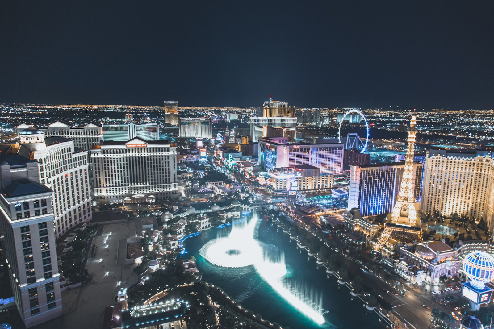 De la arena al horizonte: Cómo los casinos reconvirtieron las economías de Las Vegas y Macao