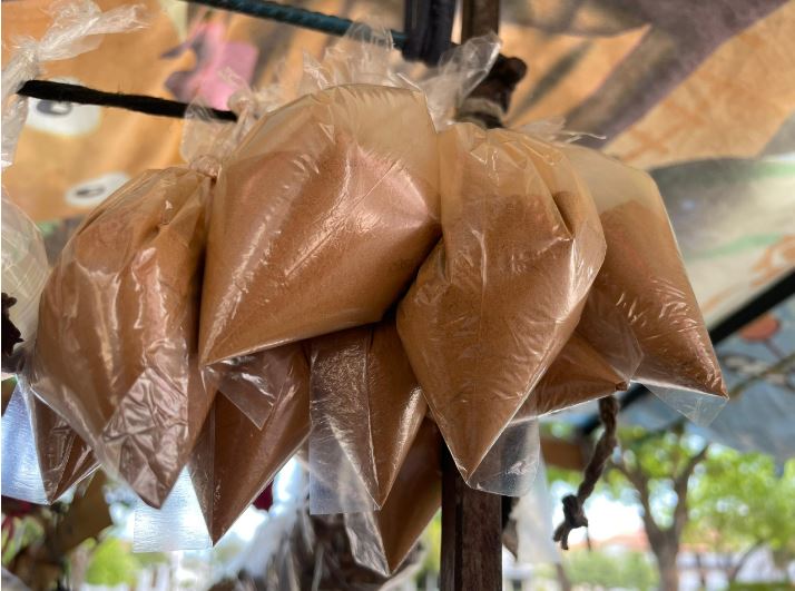 Regresó el "detallao" a las bodegas : Venden "teticas" de aceite, café y leche a bajos precios