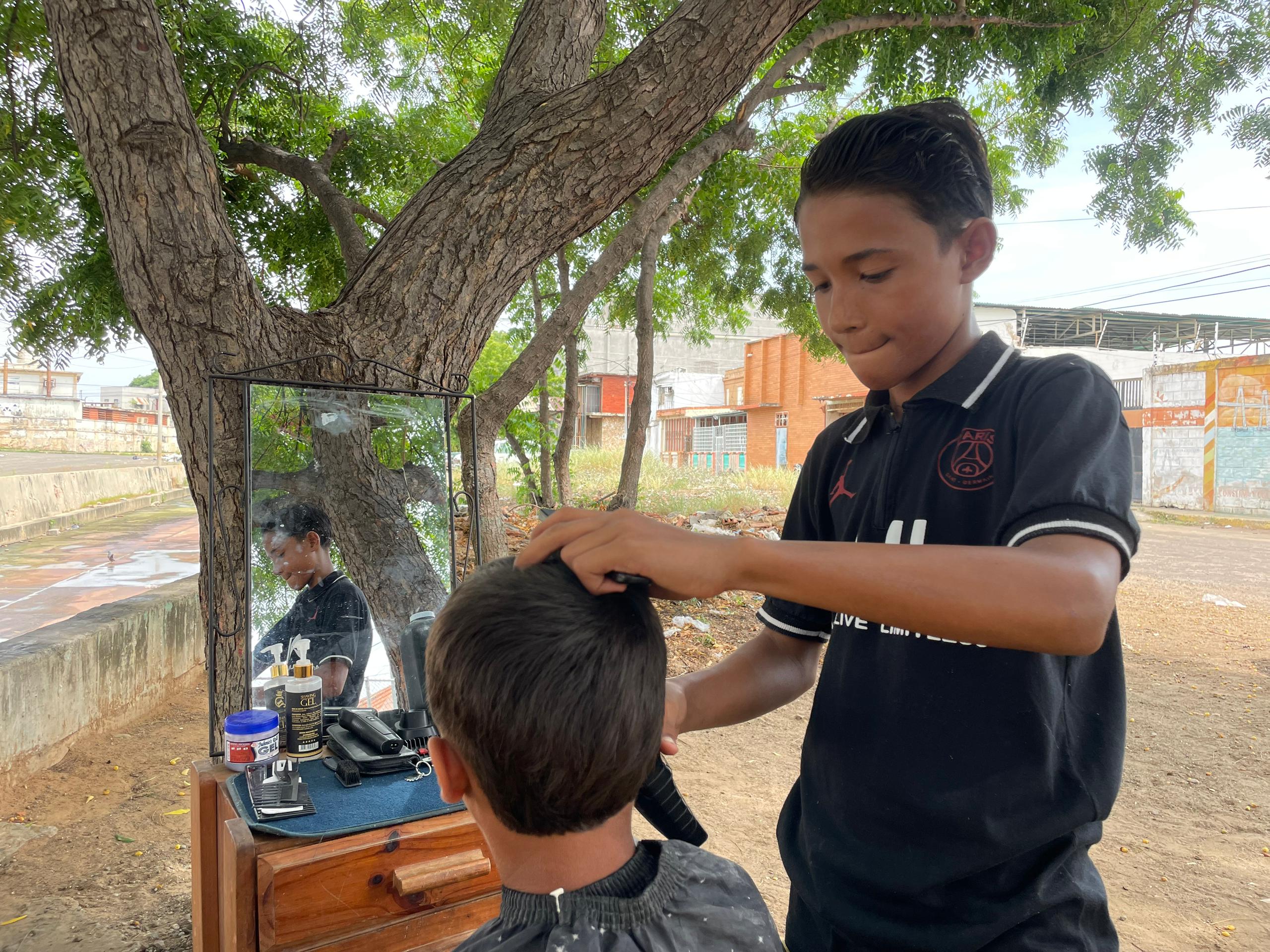 Yanier Medina: El barbero más joven de Maracaibo