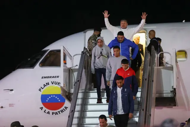 Nuevo vuelo con migrantes provenientes de EEUU arribará a Venezuela este martes 17-Jun