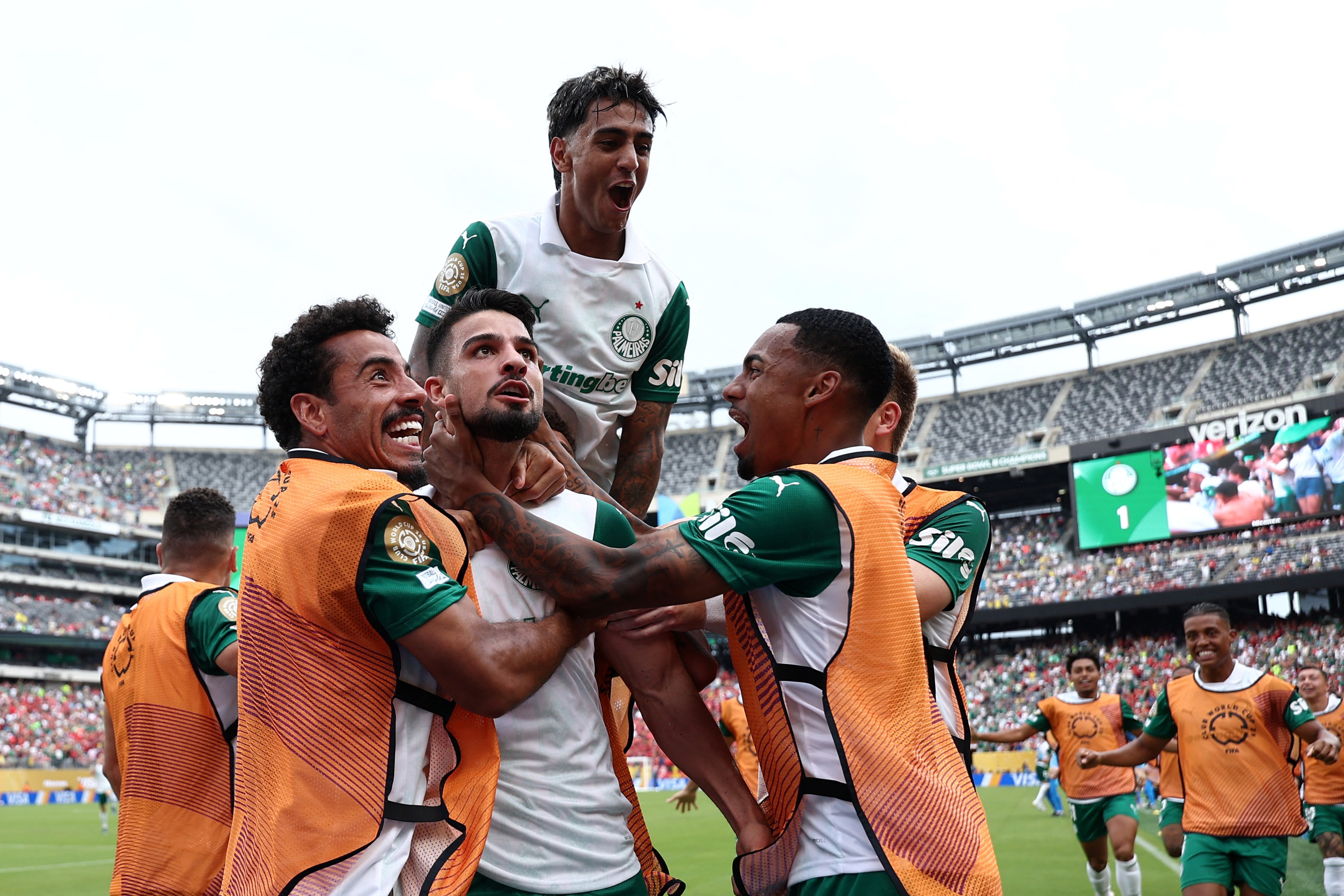 Mundial de Clubes: Palmeiras se acerca a los octavos de final al derrotar a Al Ahly