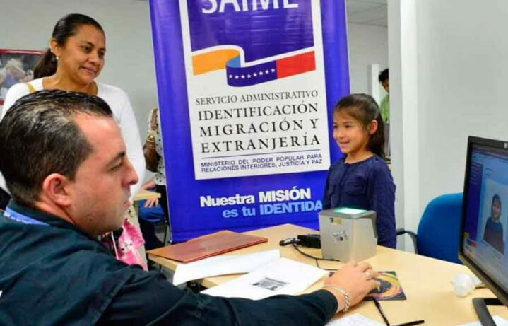 Saime entrega casi 200 mil cédulas a niños y jóvenes