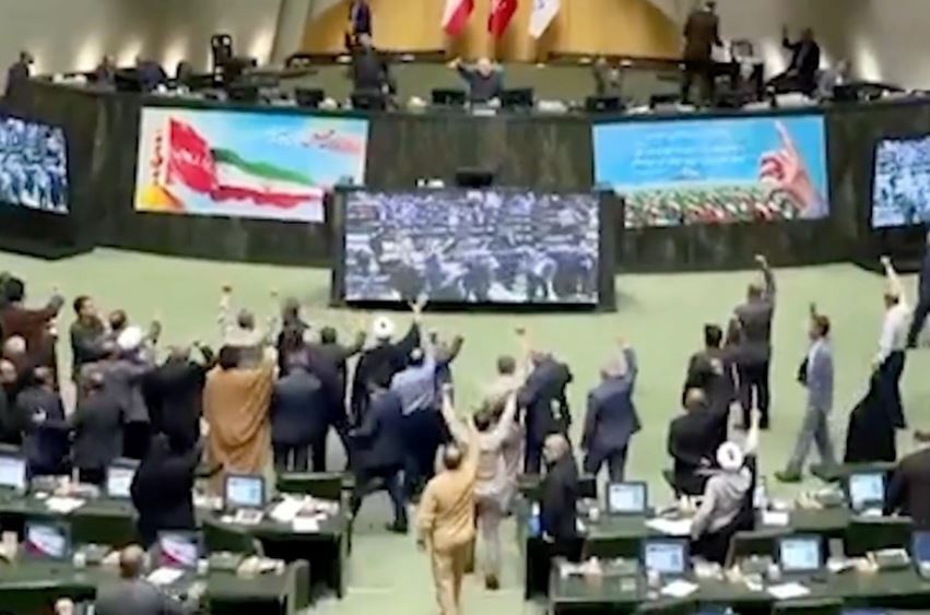 Diputados iraníes gritan "¡Muerte a Israel!" y "¡Muerte a Estados Unidos!"
