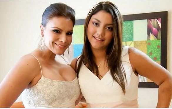 Olga Tañón y su hija bailan el nuevo tema "Papacito" de Karol G que rinde homenaje a Los Melódicos