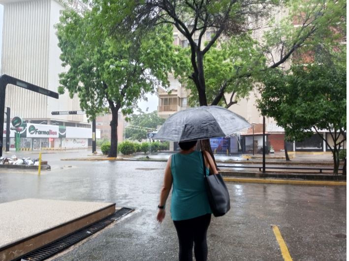 Maracaibo y San Francisco amanecen con aguacero de más de cuatro horas: Las lloviznas persisten en algunos sectores