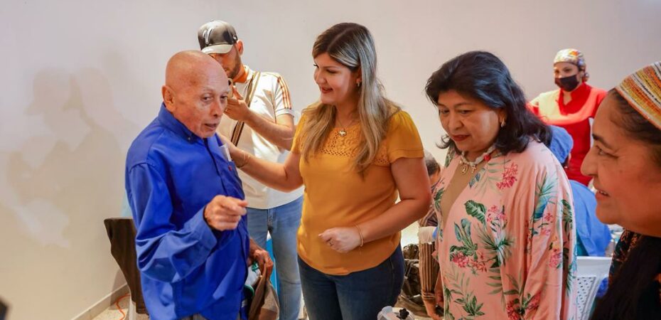 Primera dama Roselyn López de Caldera anuncia la creación de 21 casas de abuelo en el Zulia