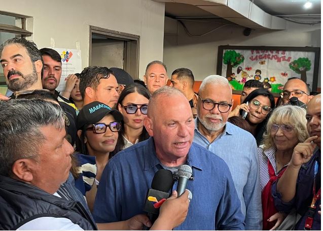 "Gracias a Dios, a la Virgen de Chiquinquirá, al pueblo marabino que nos acompañó en una jornada democrática ejemplar": Di Martino