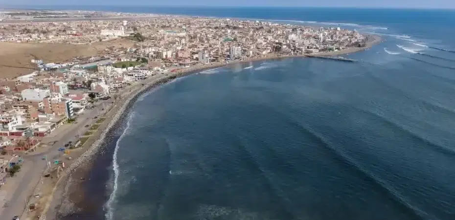 Levantan alertas de tsunami en el Pacífico tras potente sismo