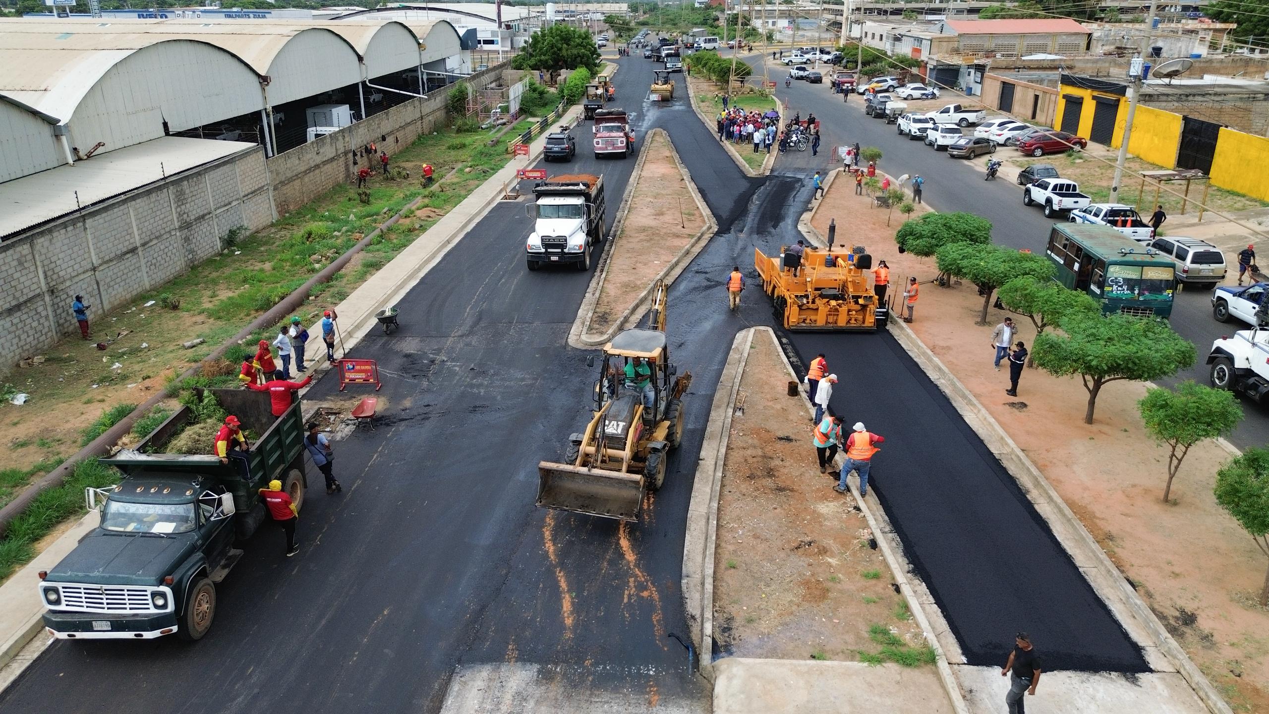 Plan Zulia Oeste inicia asfaltado en el corredor vial Hugo Chávez para mejorar la conectividad en Maracaibo