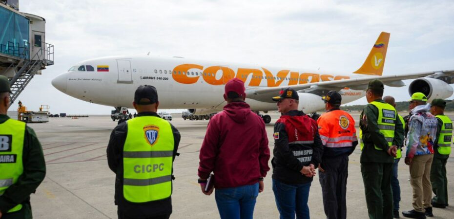Llegó al país un vuelo procedente de Honduras con 205 migrantes venezolanos