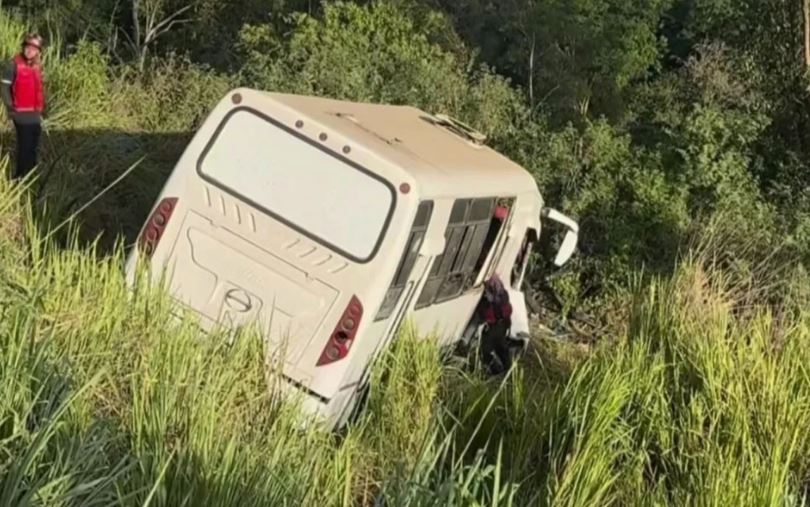 Al menos 29 personas heridas dejó accidente de tránsito en la bajada de Tazón en Caracas