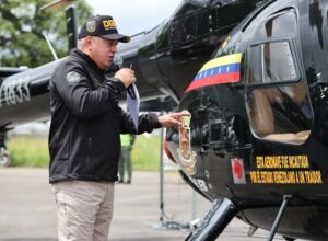 Ministro Cabello entregó 105 vehículos y tres helicópteros incautados del narcotráfico a los organismos de prevención y seguridad