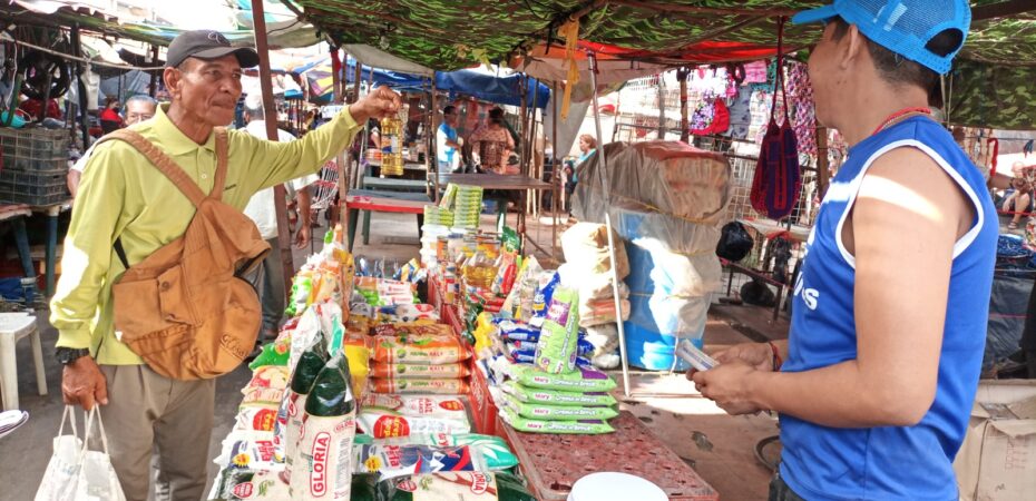 La situación está tan “pelúa” que María Moñito ya no invita a “comer plátano con arroz”