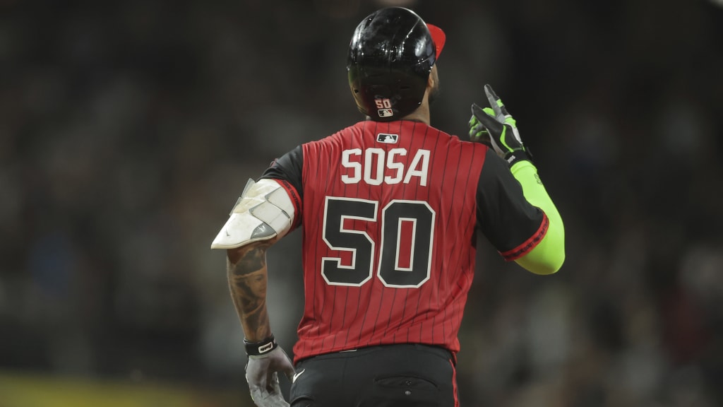 Lenyn Sosa desató su poder con dos jonrones que guiaron el triunfo de Medias Blancas