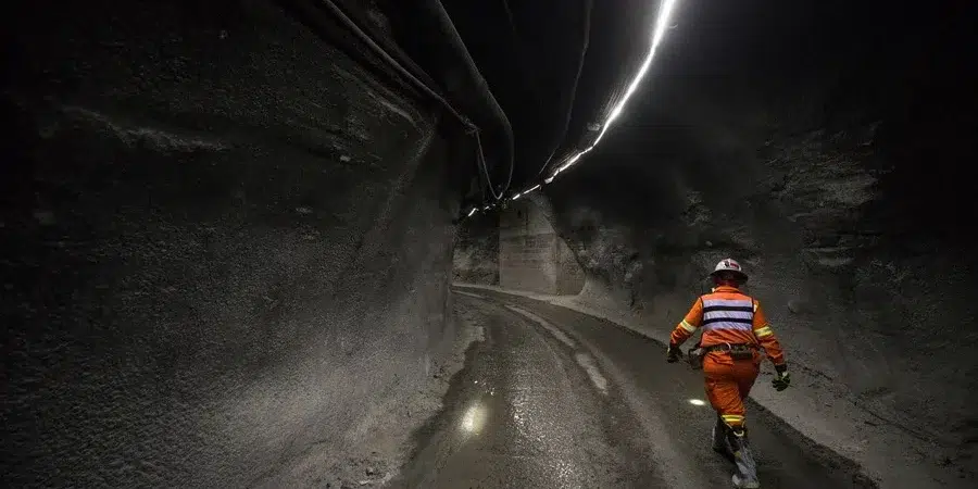 Un minero muerto al derrumbarse un túnel de Codelco en Chile: Hay cinco desaparecidos
