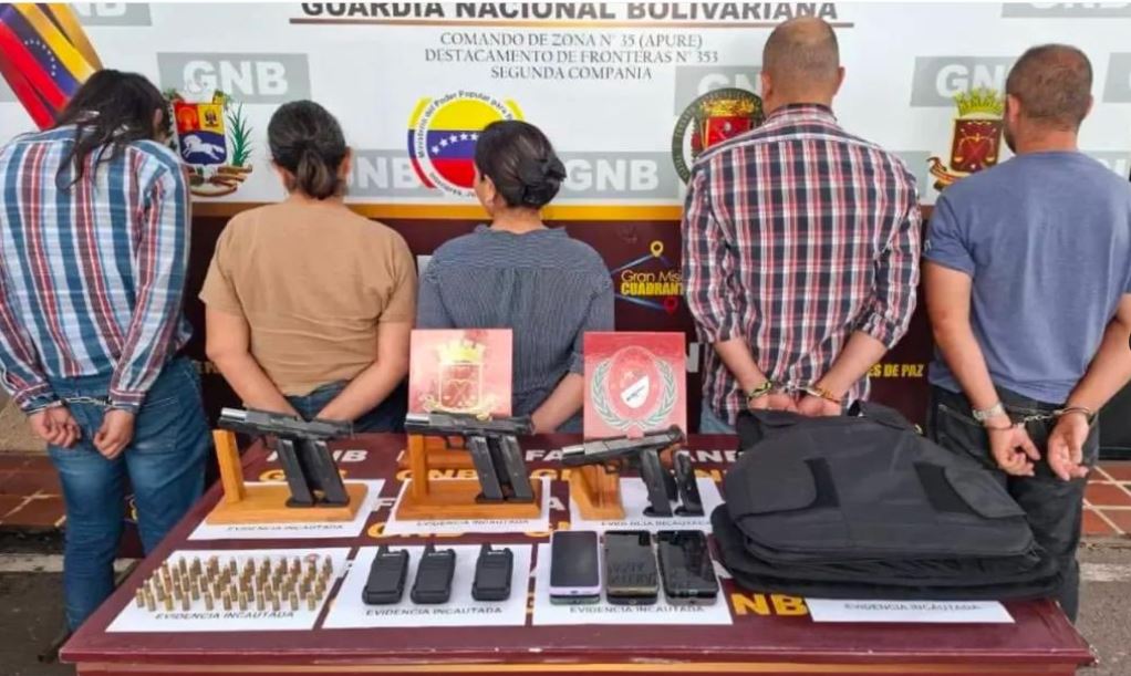 Detenidos cinco colombianos en Apure: Llevaban pistolas, cartuchos y radios en una camioneta blindada