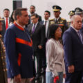 Autoridades honran el bicentenario de la Fundación de Bolivia con ofrenda al Libertador