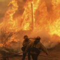 Incendios fuera de control devoran California