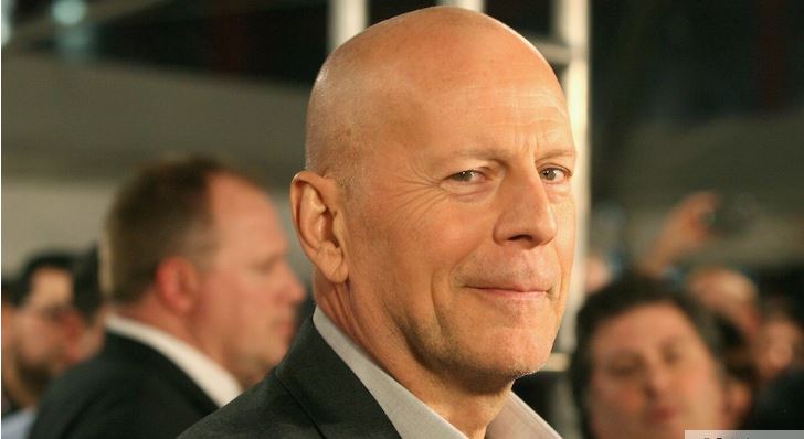 Emma Heming enfrenta con valentía las críticas tras decidir el cuidado especializado de Bruce Willis