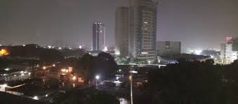 Aguacero con tormenta eléctrica sorprendió a los marabinos al amanecer del domingo