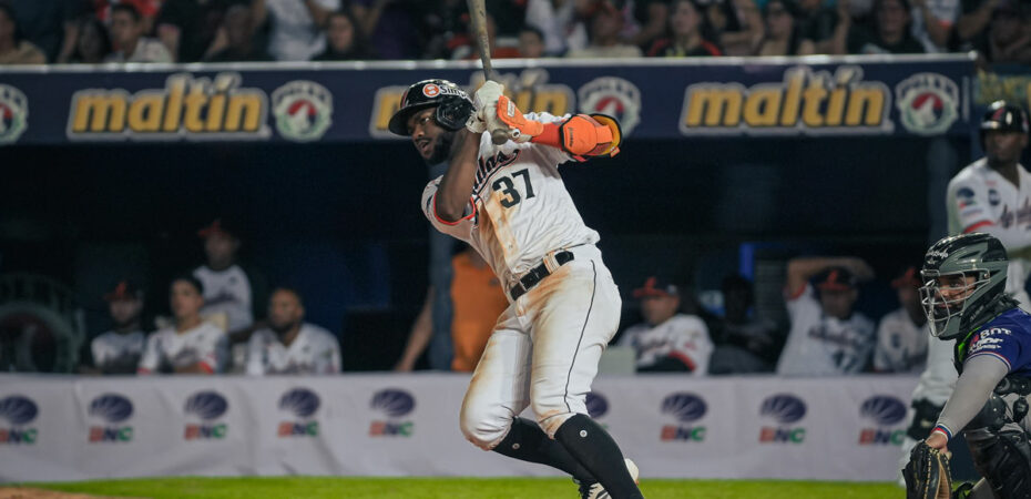 Águilas y Tiburones se enfrentan este viernes en Maracaibo por el segundo juego de serie