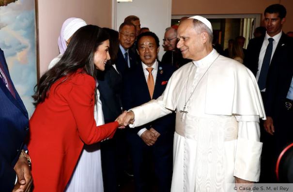 Reina Letizia se reencuentra con el papa León XIV en Roma durante el día mundial de la alimentación
