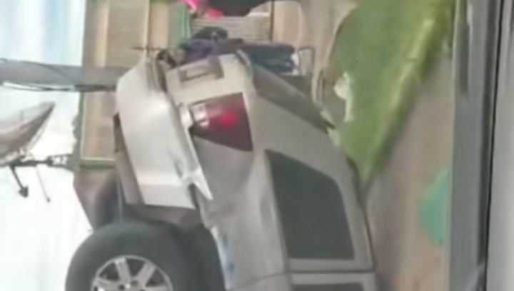 Fuerte choque en Indio Mara terminó en volcamiento: Se desconoce si hay víctimas