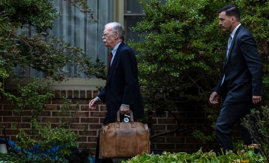 John Bolton se entregó a las autoridades tras su imputación por escándalo de los documentos clasificados