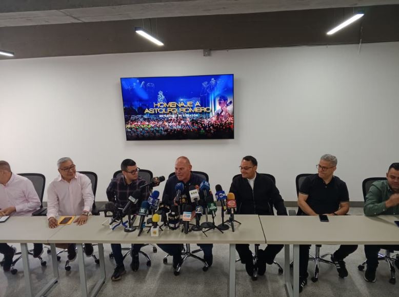 Con más de mil 500 niños y un espectáculo de drones se homenajeará al Parroquiano Astolfo Romero en el Día del Gaitero