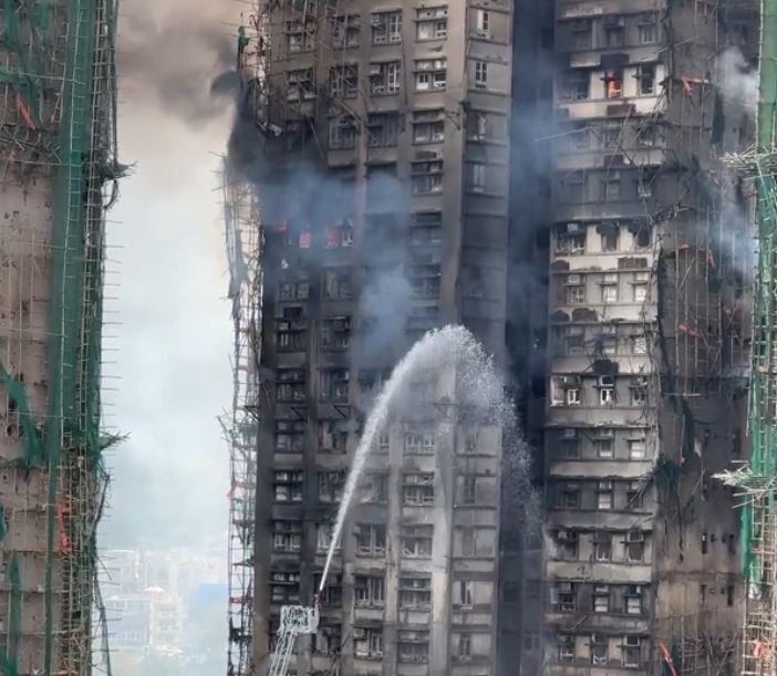 El incendio en Hong Kong ya deja unos 80 muertos: decenas siguen desaparecidos