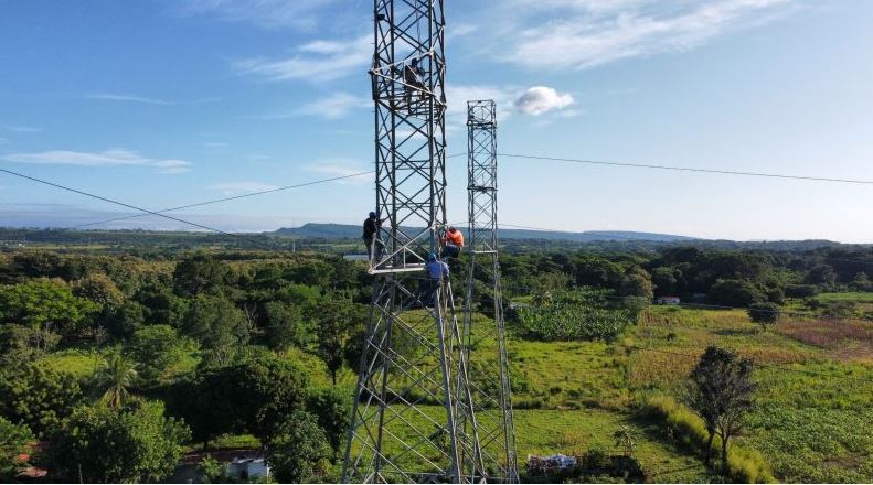 Corpoelec informa sabotaje al Sistema Eléctrico Nacional que causó la caída de tres torres en Anzoátegui