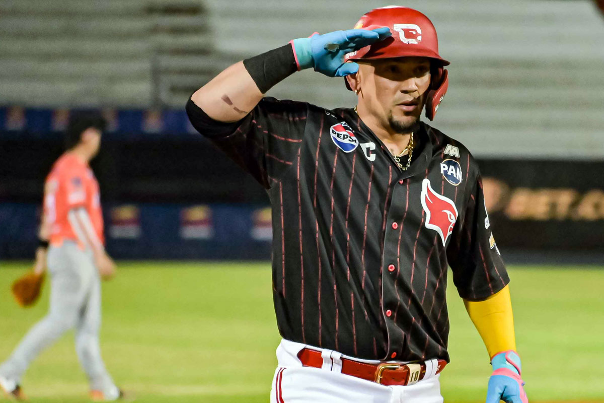 Cardenales apalea a Águilas y se lleva la serie particular