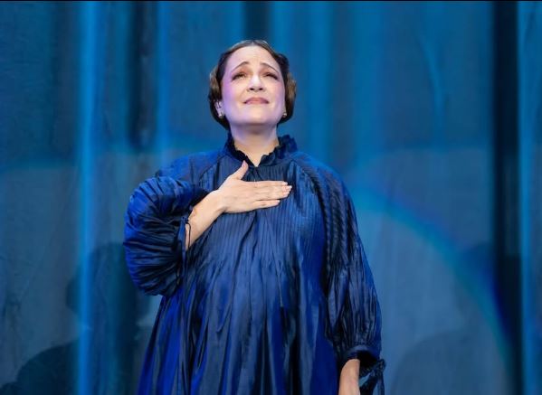 Natalia Lafourcade se convirtió en madre