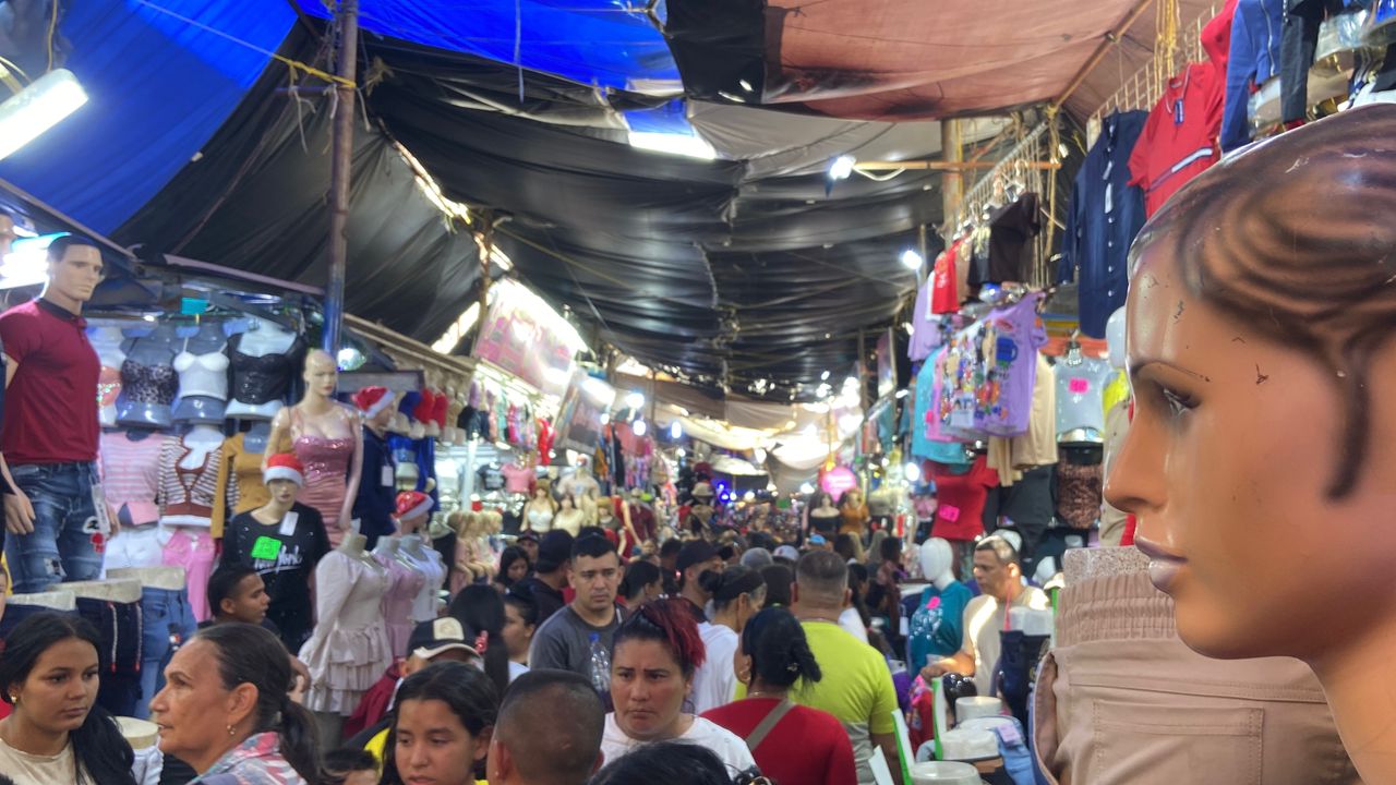 El Centro de Maracaibo está hasta las "metras" por el furor decembrino