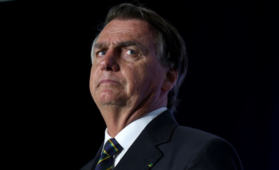 Bolsonaro se somete a una nueva cirugía para tratar crisis de hipo