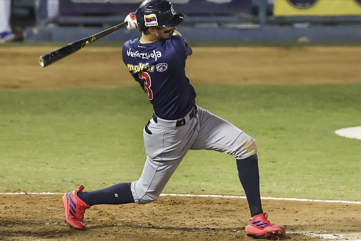 Caribes doblega al Magallanes en Valencia
