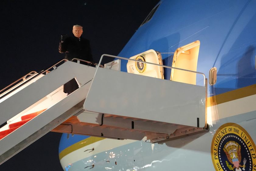 "Todo el país va a volar por los aires": Trump amenaza a Irán y desde allá le responden: "Incendiaremos su mundo"