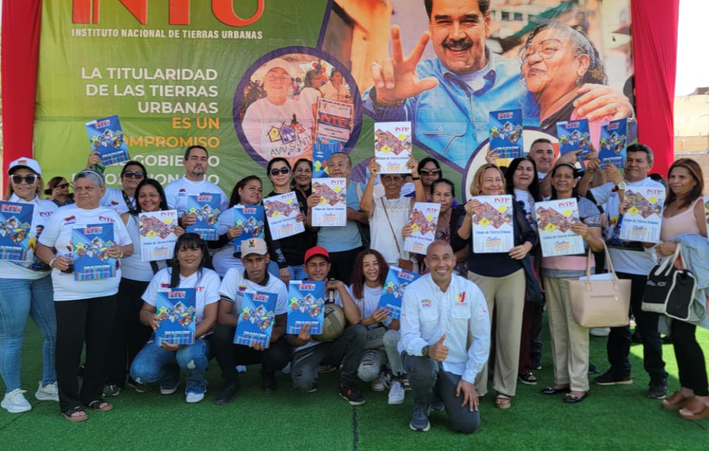 Entregaron 770 títulos de propiedad a familias del Zulia