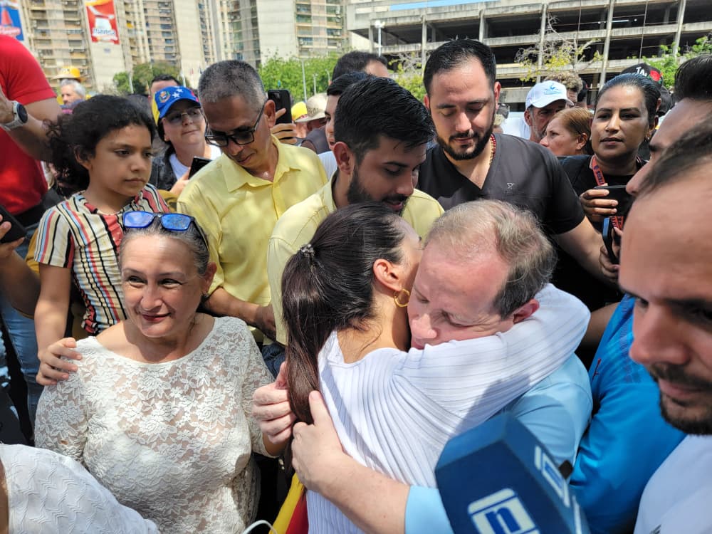 Guanipa desde la Plazoleta de la Basílica de Maracaibo: 