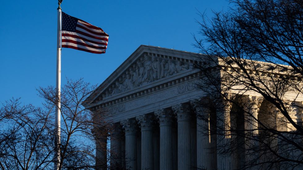 La Corte Suprema de EEUU invalida los aranceles globales impuestos por Trump y los mercados se disparan